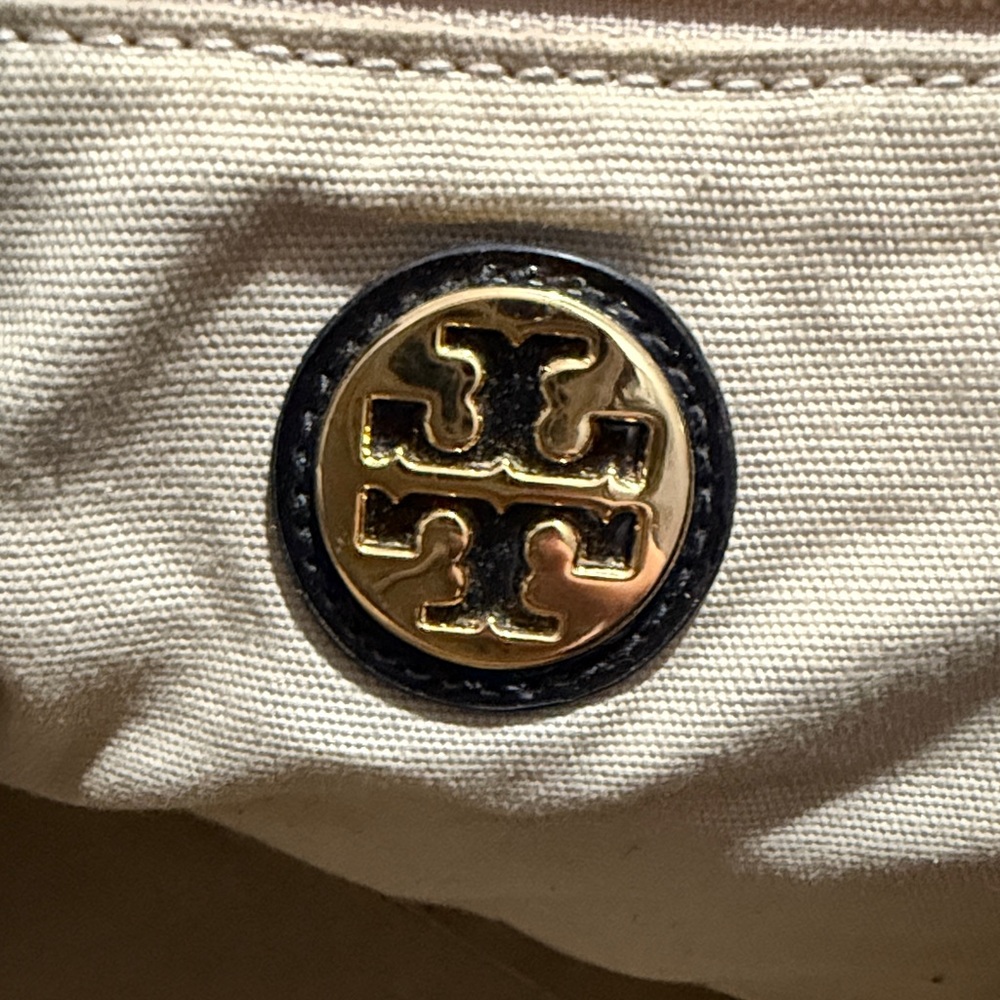 Tory Burch Ella Black Patent Leather and Large Nylon Tote Bag - Picture 2 of 8
